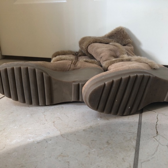 Boots - Picture 4 of 6